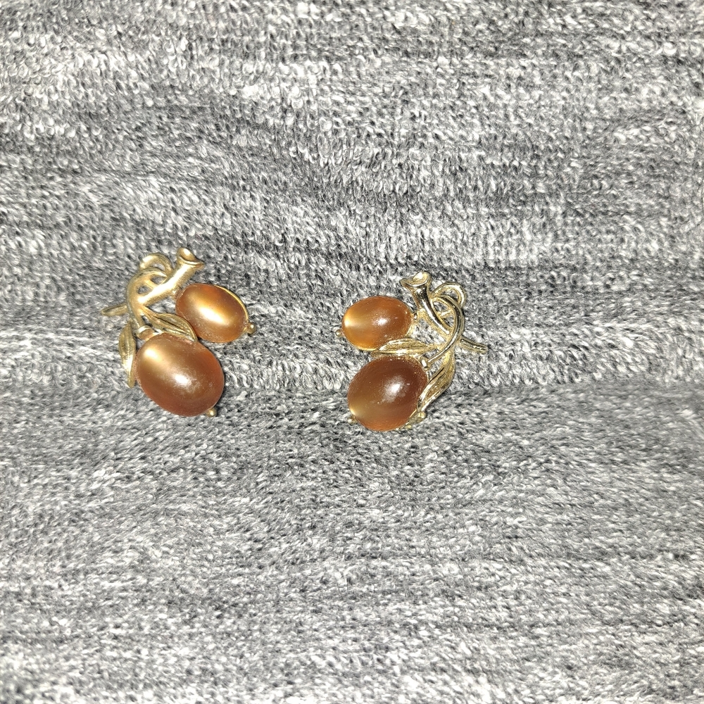 Vintage. Listener Cocoa Brown Moonglow Lucite Fruit earrings. Signed Lisner